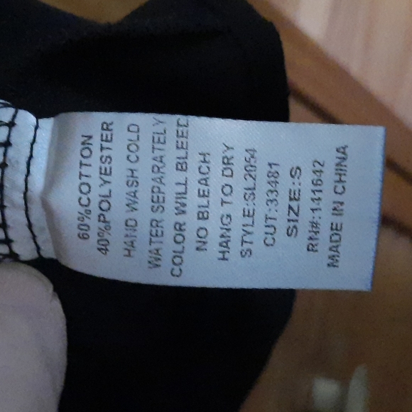 She + Sky Sleeveless Pleated U Neckline Tunic Size Small - Picture 4 of 4